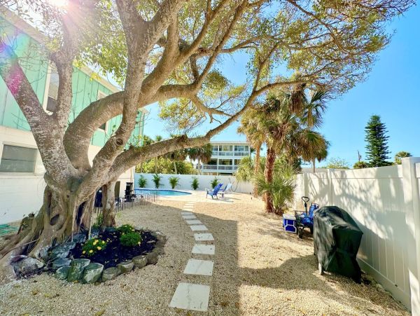 Bayfront Two Bedroom Cottage in Anna Maria