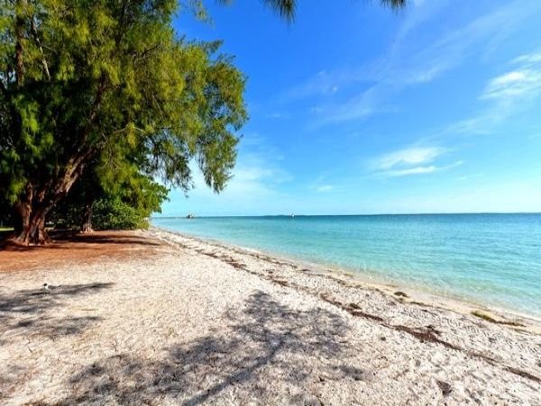Bayfront Two Bedroom Cottage in Anna Maria