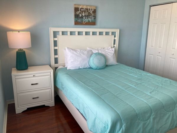 3 Bedroom Holmes Beach Vacation Home Short Walk to Beach