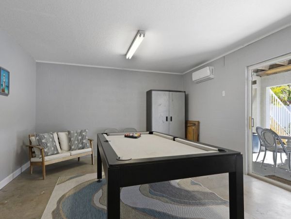 3 Bedroom Holmes Beach Vacation Home Short Walk to Beach