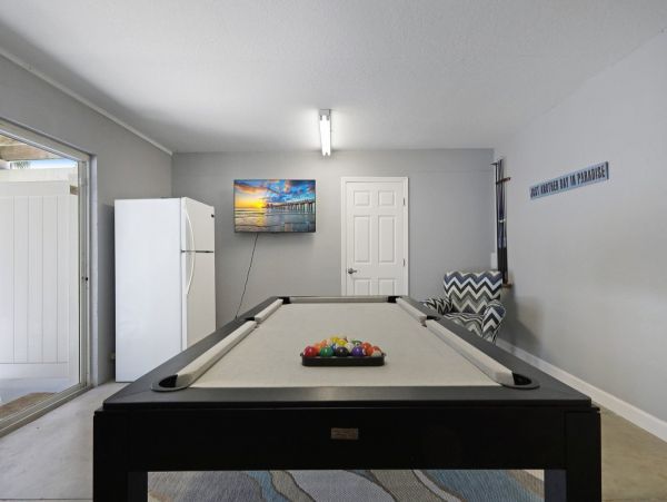 3 Bedroom Holmes Beach Vacation Home Short Walk to Beach