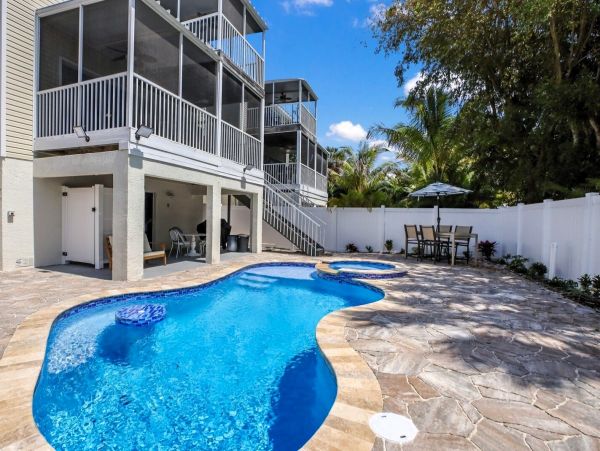 3 Bedroom Holmes Beach Vacation Home Short Walk to Beach