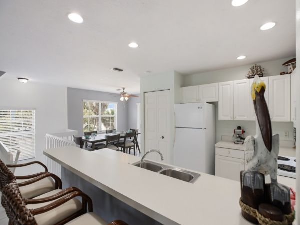 3 Bedroom Holmes Beach Vacation Home Short Walk to Beach