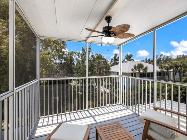 3 Bedroom Holmes Beach Vacation Home Short Walk to Beach