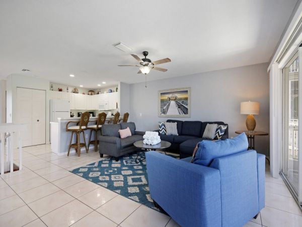 3 Bedroom Holmes Beach Vacation Home Short Walk to Beach