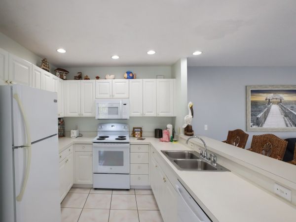 3 Bedroom Holmes Beach Vacation Home Short Walk to Beach