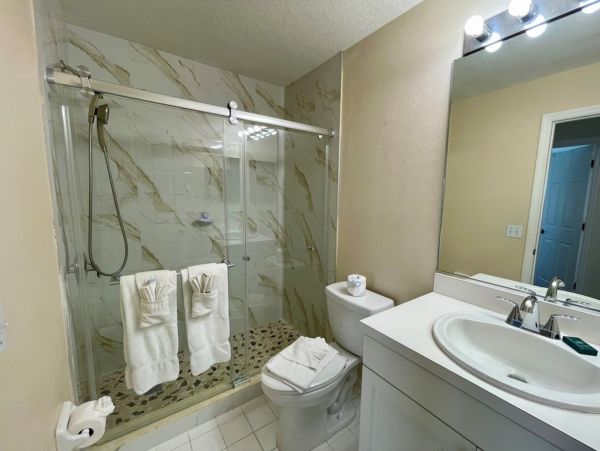 3 Bedroom Holmes Beach Vacation Home Short Walk to Beach