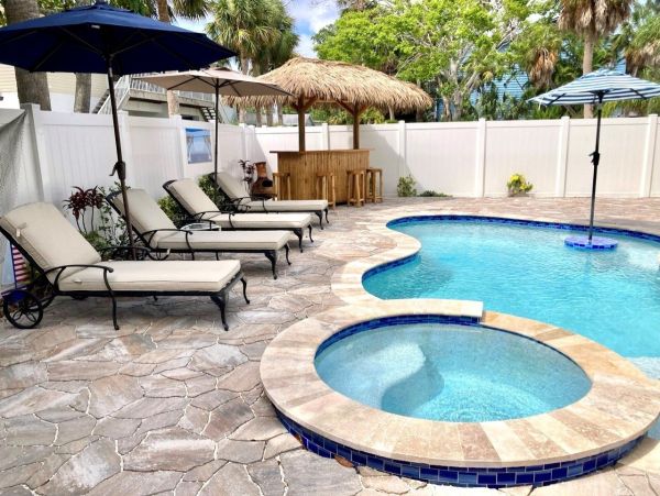 3 Bedroom Holmes Beach Vacation Home Short Walk to Beach