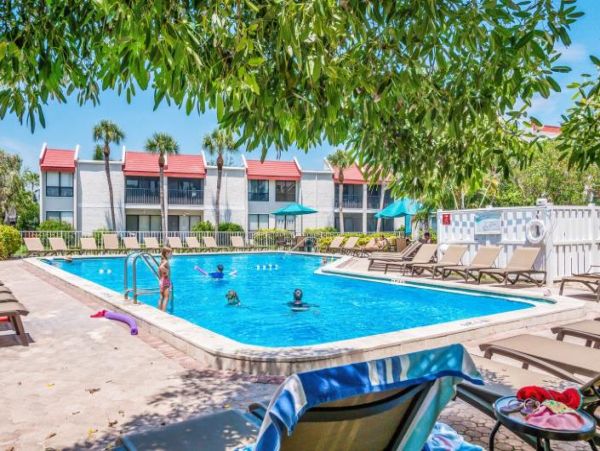 Bradenton Beach One Bedroom Shared Pool