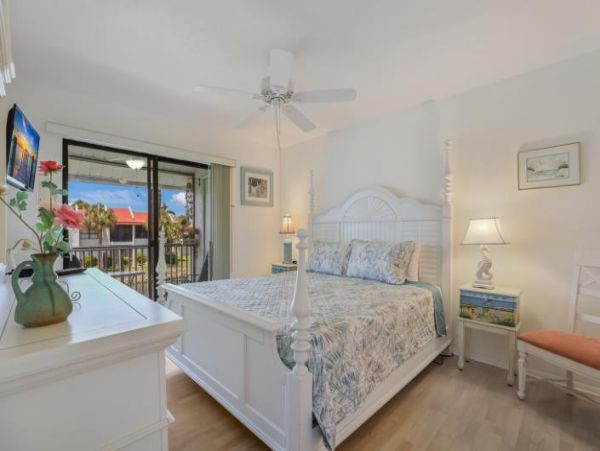 Bradenton Beach One Bedroom Shared Pool