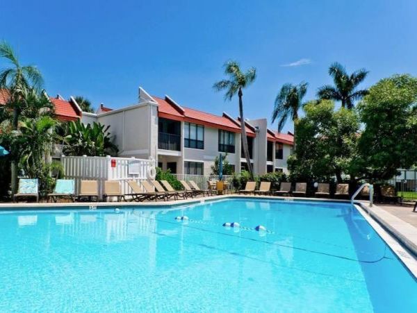 Bradenton Beach One Bedroom Shared Pool