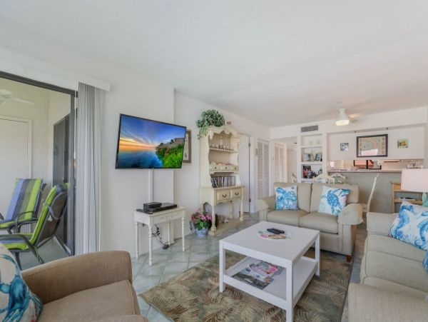 Bradenton Beach One Bedroom Shared Pool