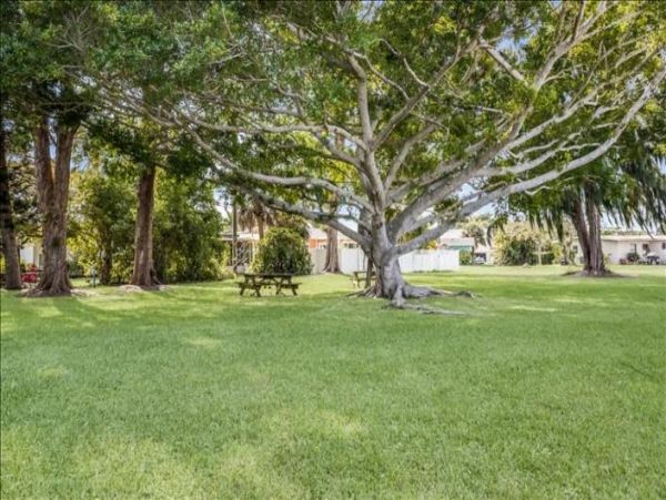 Charming 2 Bedroom Vacation Rental in Holmes Beach