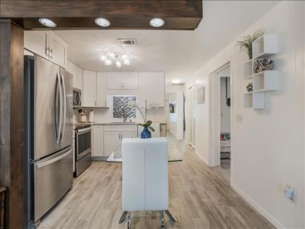 Charming 2 Bedroom Vacation Rental in Holmes Beach