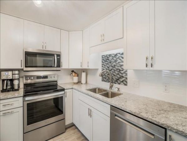 Charming 2 Bedroom Vacation Rental in Holmes Beach