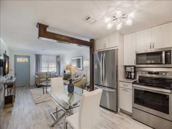 Charming 2 Bedroom Vacation Rental in Holmes Beach
