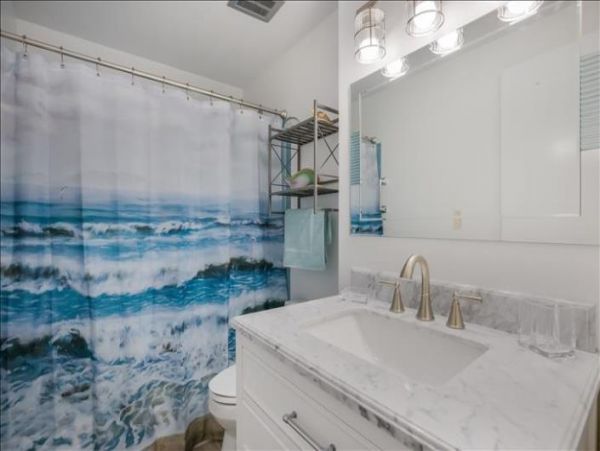 Charming 2 Bedroom Vacation Rental in Holmes Beach