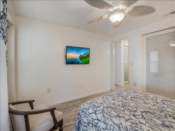 Charming 2 Bedroom Vacation Rental in Holmes Beach