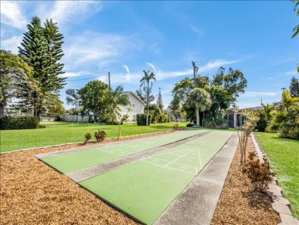 Charming 2 Bedroom Vacation Rental in Holmes Beach
