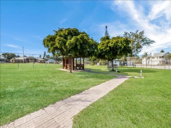 Charming 2 Bedroom Vacation Rental in Holmes Beach