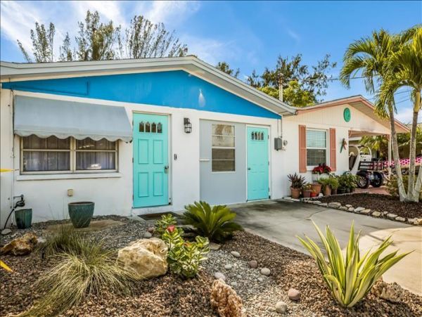 Charming 2 Bedroom Vacation Rental in Holmes Beach