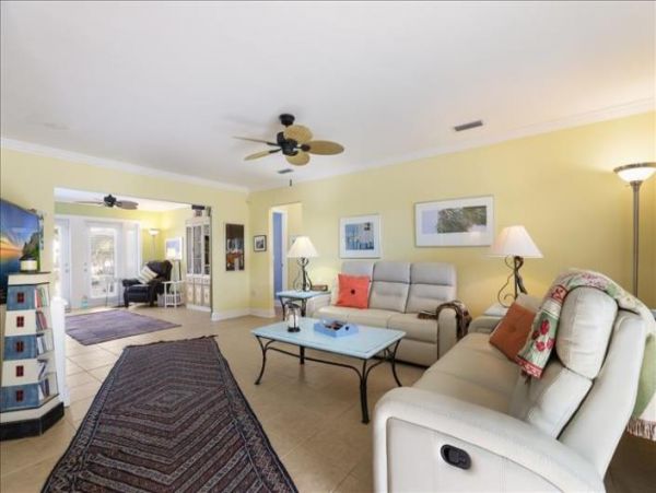 Anna Maria Island Holmes Beach Home 1018340
