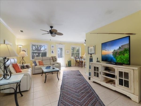 Anna Maria Island Holmes Beach Home 1018340