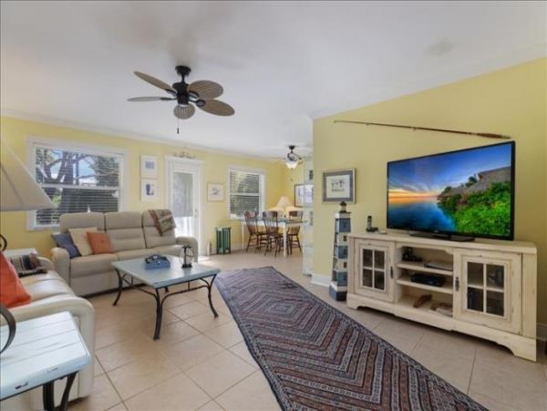 Anna Maria Island Holmes Beach Home 1018340
