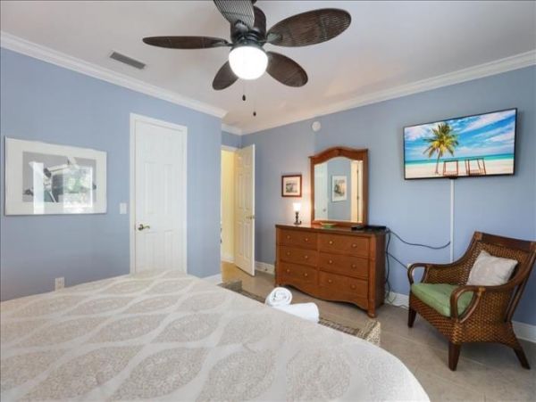 Anna Maria Island Holmes Beach Home 1018340