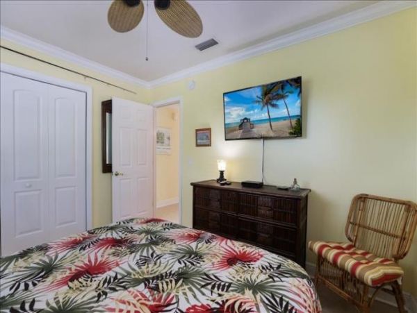 Anna Maria Island Holmes Beach Home 1018340