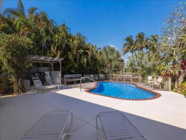 Anna Maria Island Holmes Beach Home 1018340
