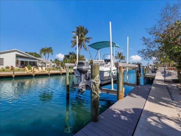 Anna Maria Island Holmes Beach Home 1018340