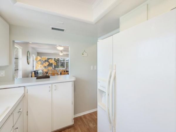 Two Bedroom Condo 0.3 miles from the Beach!
