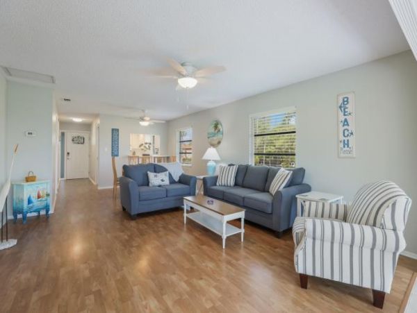 Two Bedroom Condo 0.3 miles from the Beach!