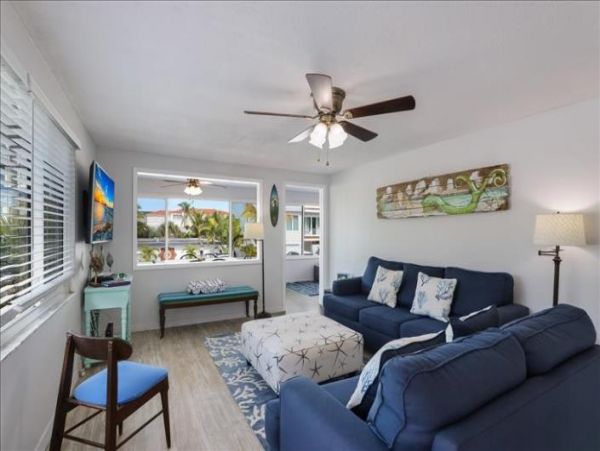 Bradenton Beach Duplex with Shared Swim Spa Only Five House from Beach