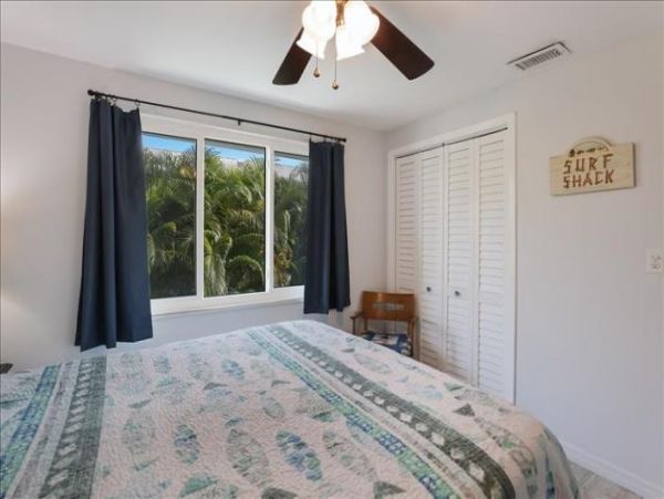 Bradenton Beach Duplex with Shared Swim Spa Only Five House from Beach
