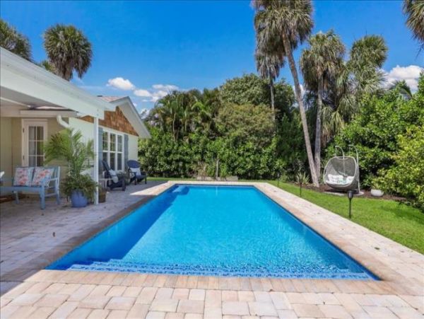 Anna Maria Island Holmes Beach Home 1018347