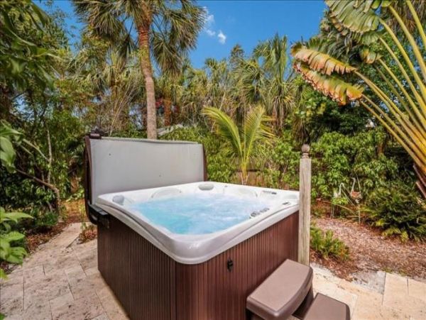 Anna Maria Island Holmes Beach Home 1018349