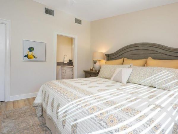 Anna Maria Island Holmes Beach Home 1018350