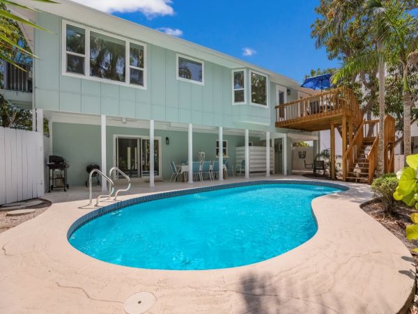 Luxury Anna Maria Pool Vacation Villa