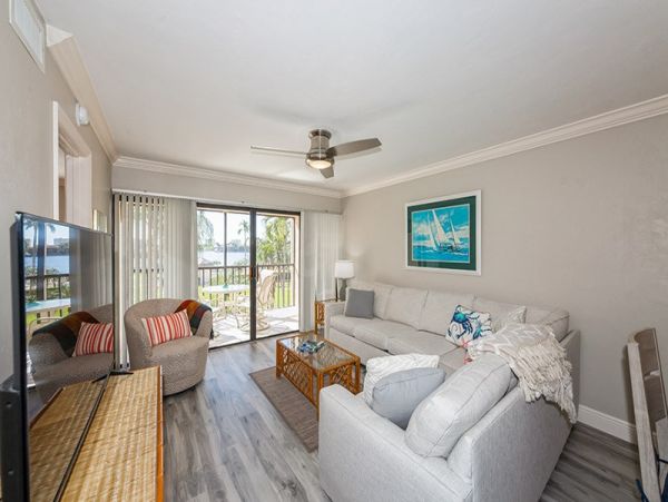 Marco Island Condo 1018357
