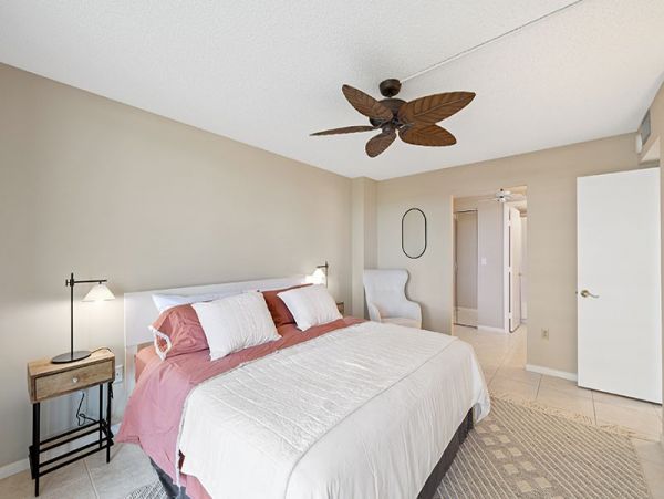 Marco Island Condo 1018359