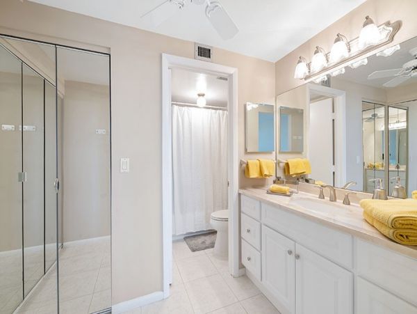 Marco Island Condo 1018359