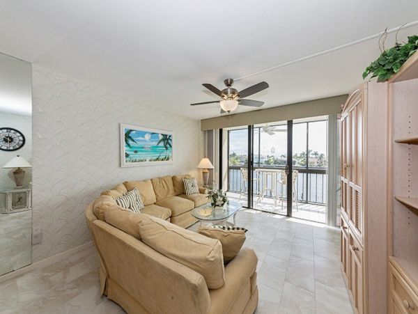 Marco Island Condo 1018361