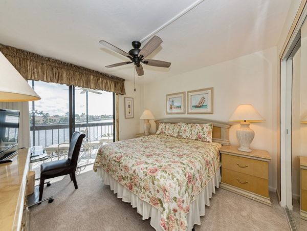 Marco Island Condo 1018361