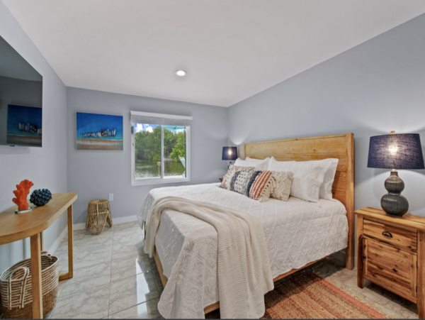 Stunning Vacation Home away from Home in Holmes Beach