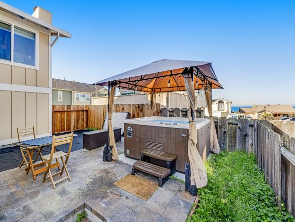 Santa Cruz County Home 1018444