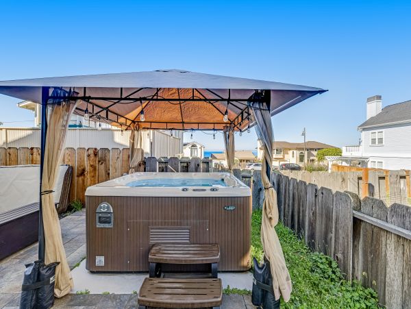 Santa Cruz County Home 1018444