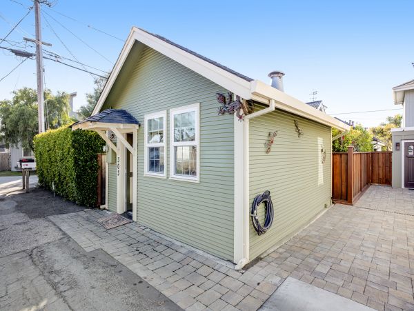 Santa Cruz County Home 1018445