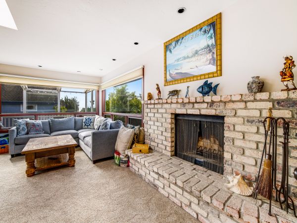 Santa Cruz County Home 1018446